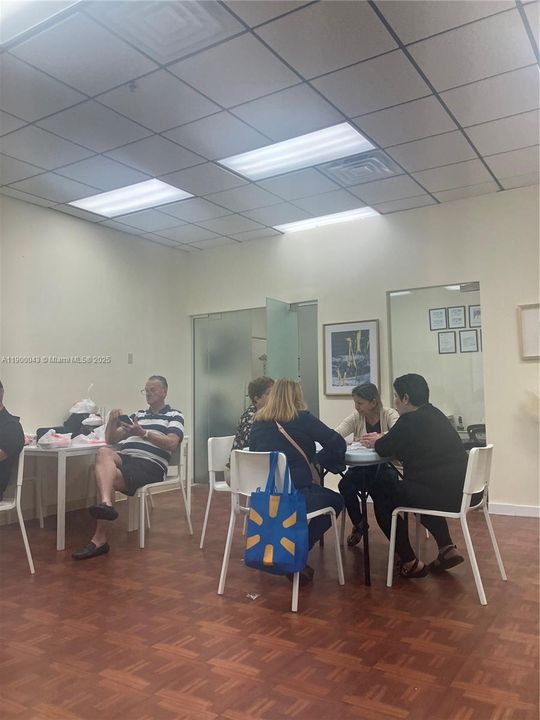 В аренду: $6,000 (0 спален, 0 ванн, 0 Квадратных фут)