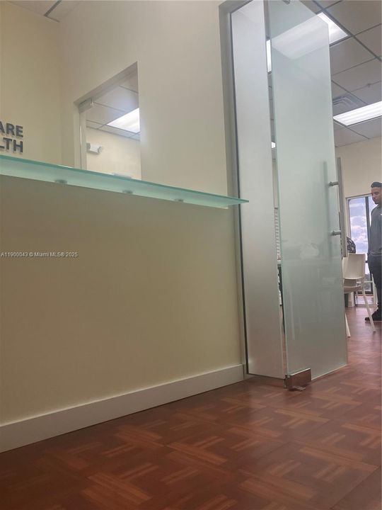 В аренду: $6,000 (0 спален, 0 ванн, 0 Квадратных фут)