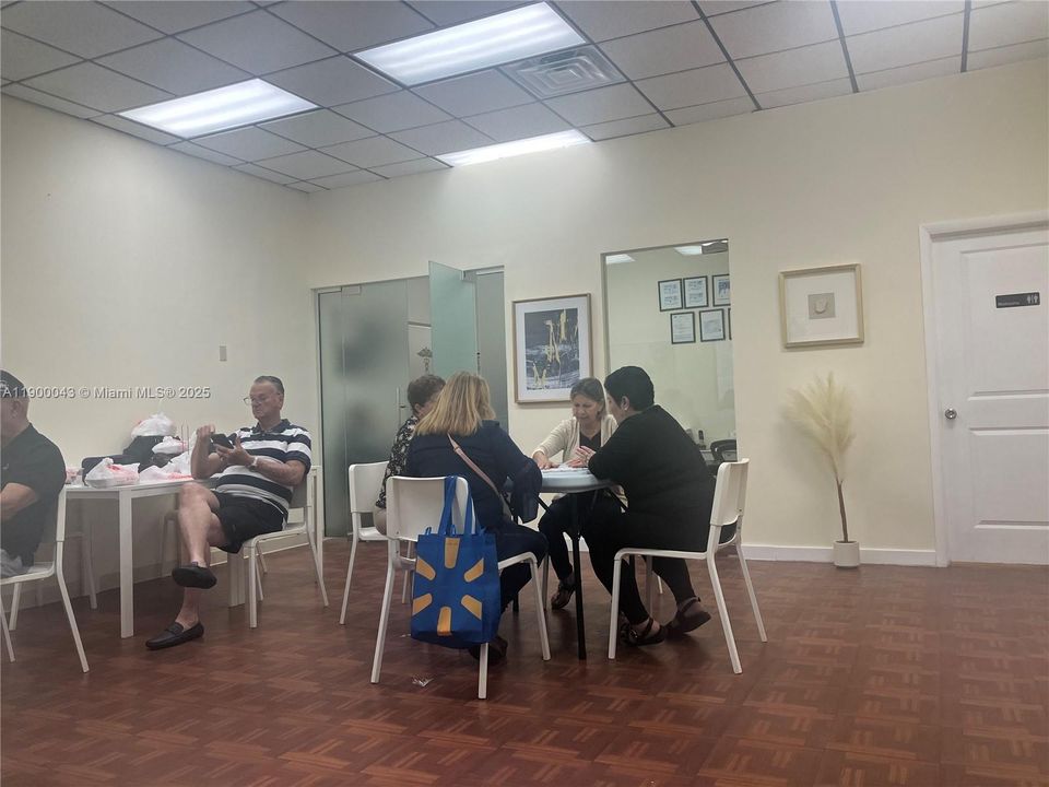 В аренду: $6,000 (0 спален, 0 ванн, 0 Квадратных фут)