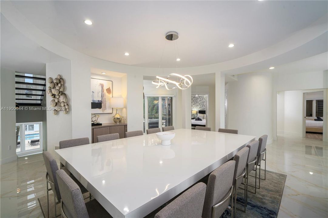 For Sale: $4,600,000 (10 beds, 9 baths, 7219 Square Feet)