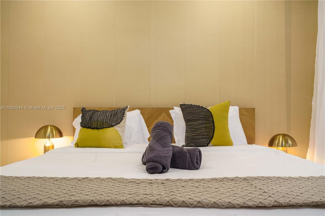 For Sale: $4,600,000 (10 beds, 9 baths, 7219 Square Feet)