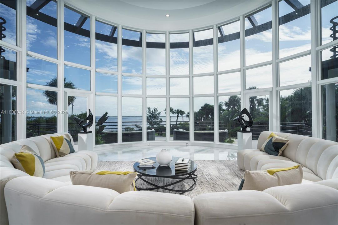 For Sale: $4,600,000 (10 beds, 9 baths, 7219 Square Feet)