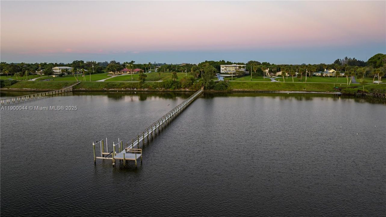 For Sale: $4,600,000 (10 beds, 9 baths, 7219 Square Feet)