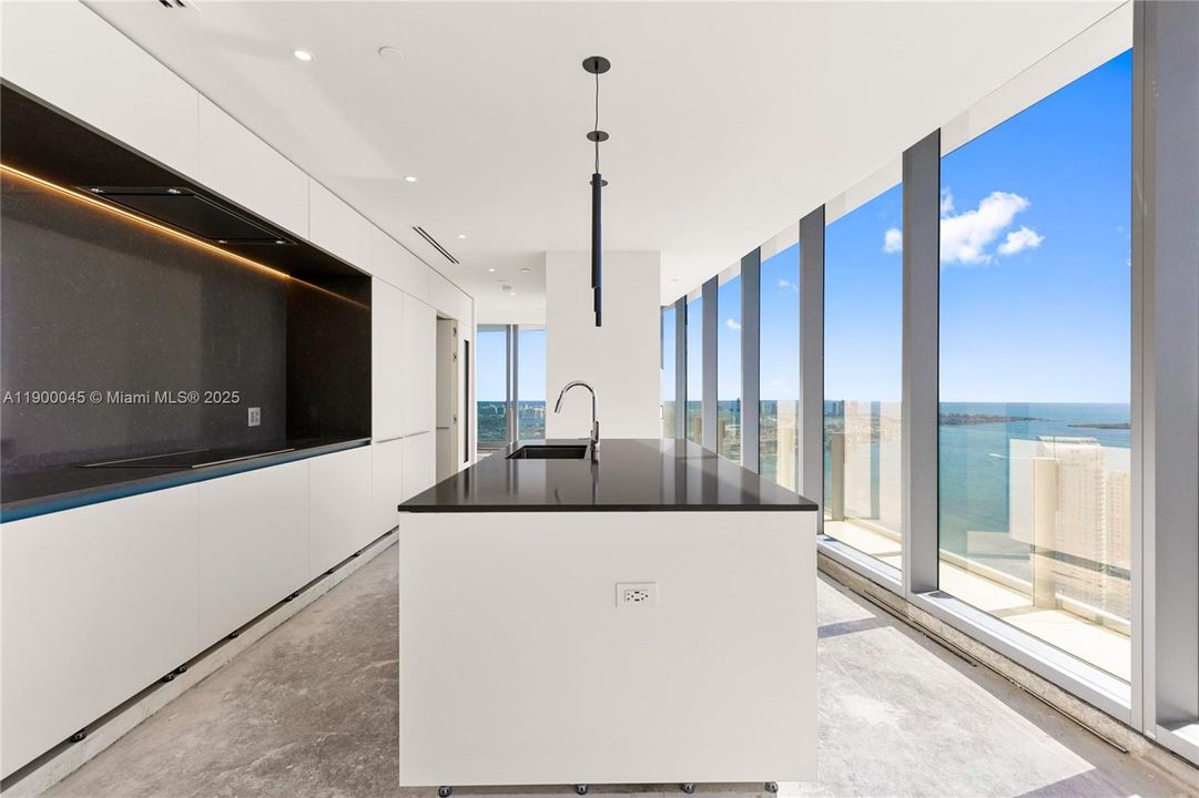 待售: $7,800,000 (4 贝兹, 5 浴室, 3235 平方英尺)