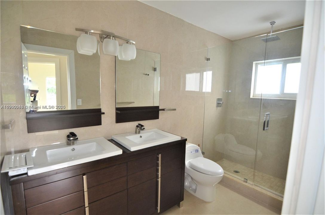 Recientemente alquilado: $5,000 (3 camas, 2 baños, 1741 Pies cuadrados)