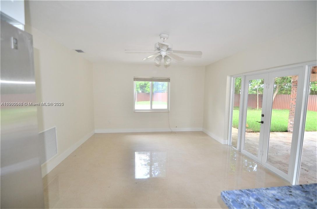 Recientemente alquilado: $5,000 (3 camas, 2 baños, 1741 Pies cuadrados)