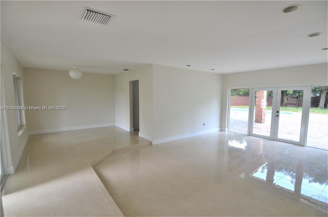 Recientemente alquilado: $5,000 (3 camas, 2 baños, 1741 Pies cuadrados)