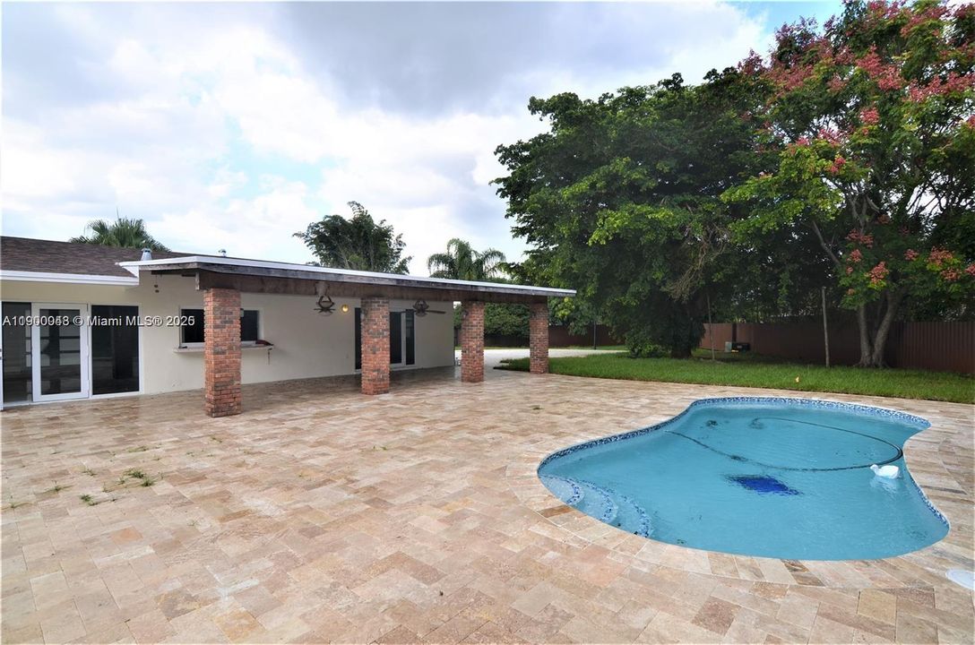 Recientemente alquilado: $5,000 (3 camas, 2 baños, 1741 Pies cuadrados)