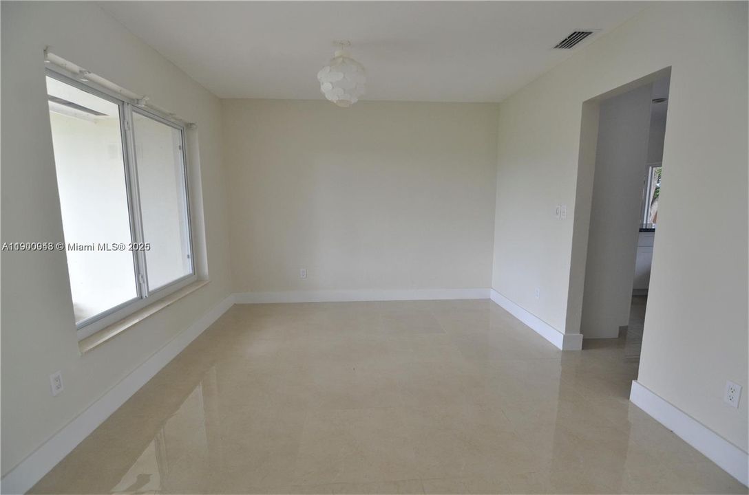 Recientemente alquilado: $5,000 (3 camas, 2 baños, 1741 Pies cuadrados)