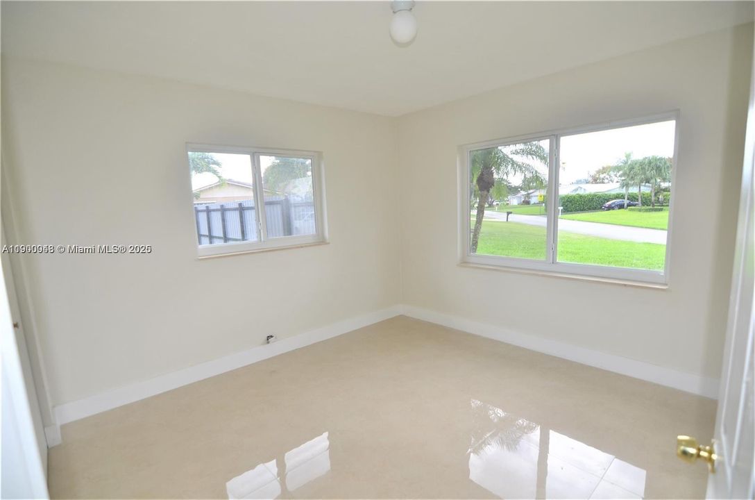 Recientemente alquilado: $5,000 (3 camas, 2 baños, 1741 Pies cuadrados)