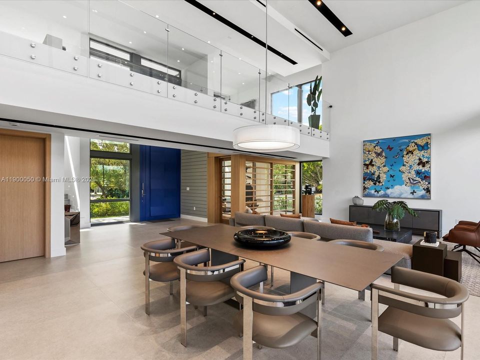 Под контрактом: $5,000,000 (5 спален, 4 ванн, 4076 Квадратных фут)