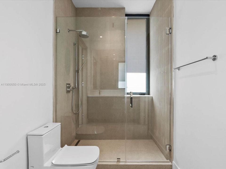 Под контрактом: $5,000,000 (5 спален, 4 ванн, 4076 Квадратных фут)