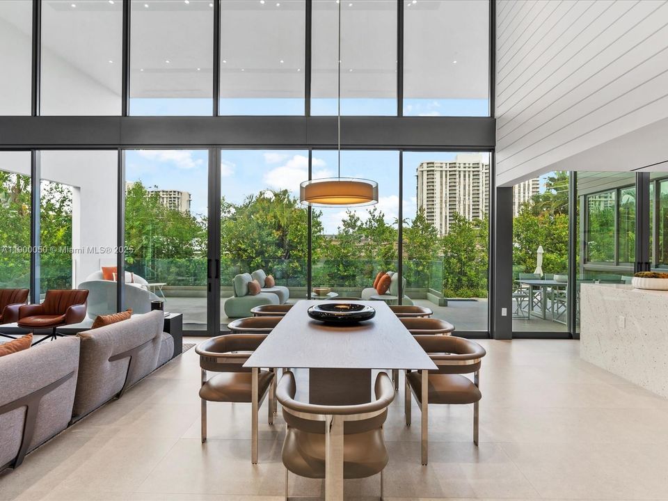 Под контрактом: $5,000,000 (5 спален, 4 ванн, 4076 Квадратных фут)