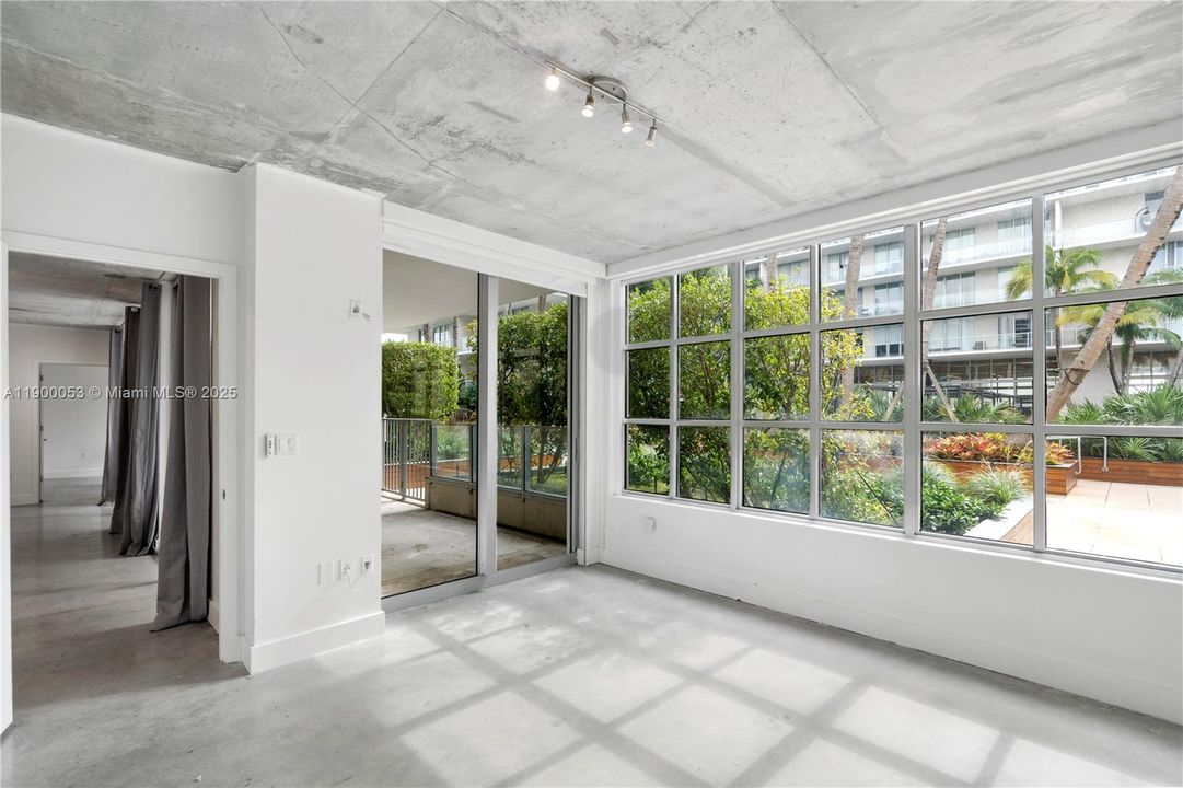 Recently Rented: $3,700 (2 beds, 2 baths, 986 Square Feet)