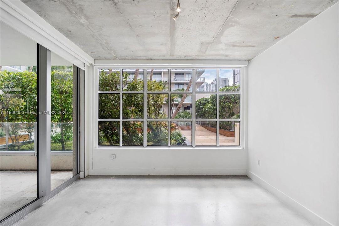 Recently Rented: $3,700 (2 beds, 2 baths, 986 Square Feet)