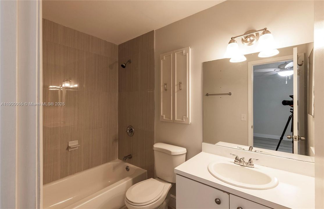 出租: $3,000 (3 贝兹, 2 浴室, 1451 平方英尺)