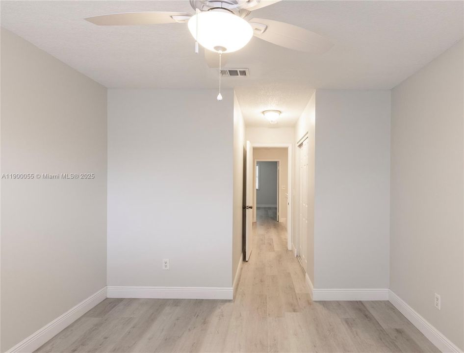 出租: $3,000 (3 贝兹, 2 浴室, 1451 平方英尺)