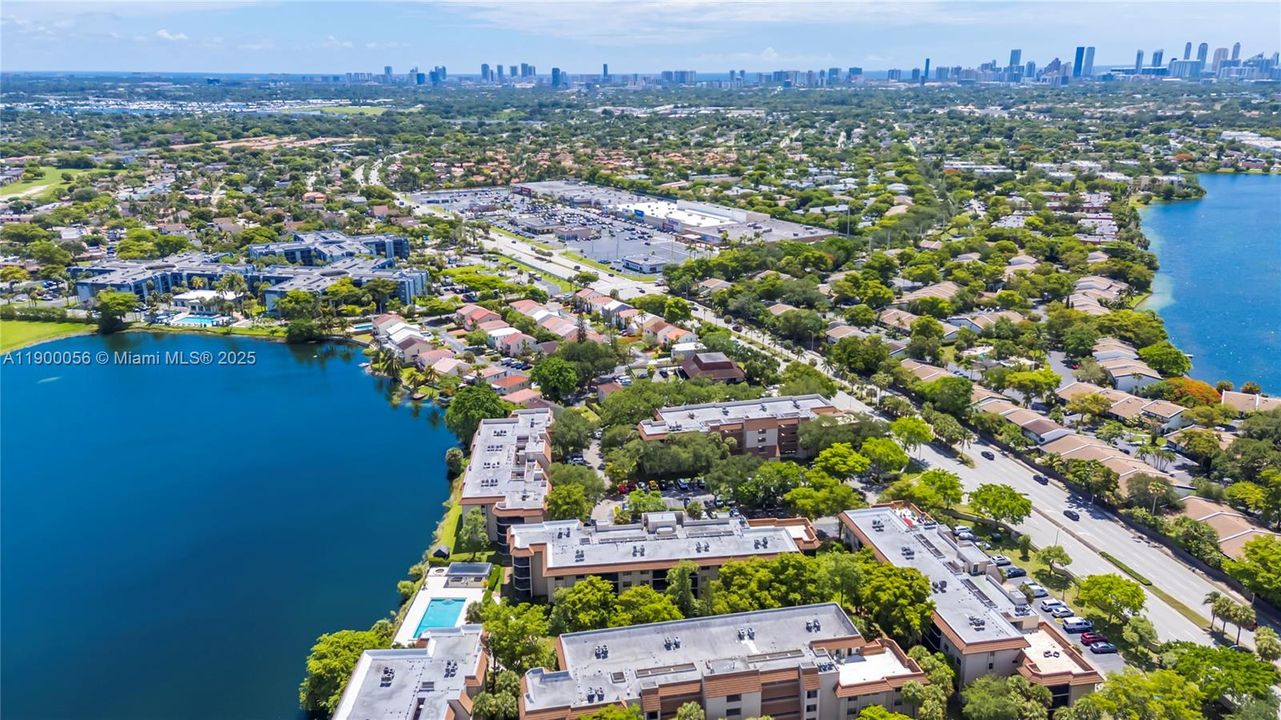 Под контрактом: $2,200 (2 спален, 2 ванн, 1287 Квадратных фут)