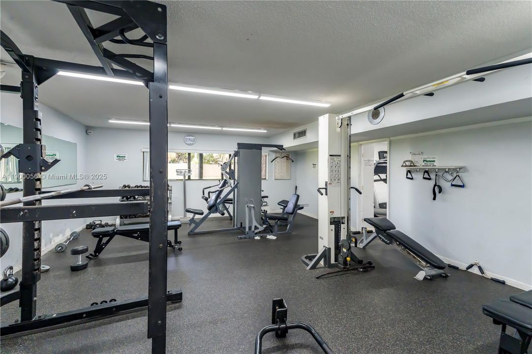 Под контрактом: $2,200 (2 спален, 2 ванн, 1287 Квадратных фут)