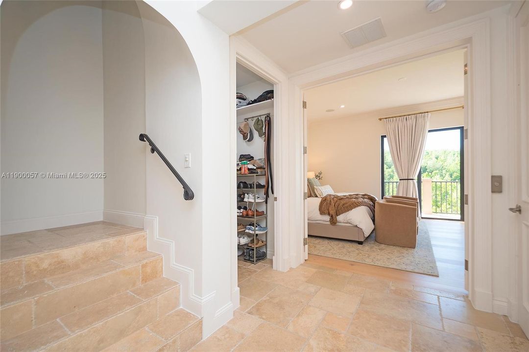 For Sale: $1,795,000 (4 beds, 4 baths, 3372 Square Feet)