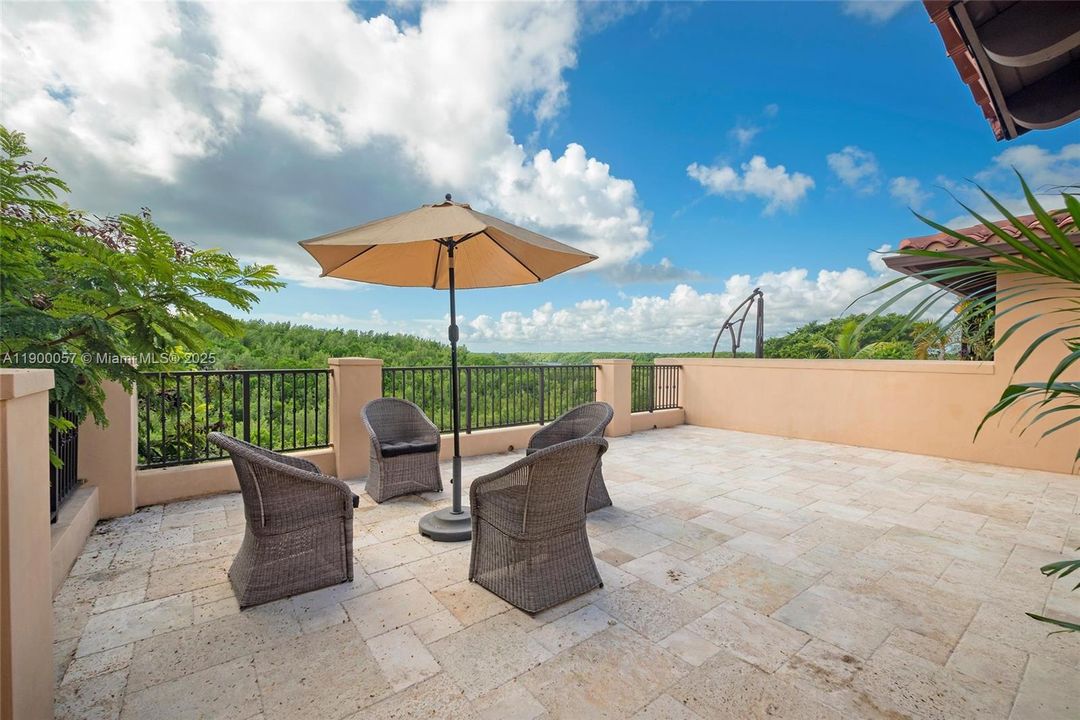 For Sale: $1,795,000 (4 beds, 4 baths, 3372 Square Feet)