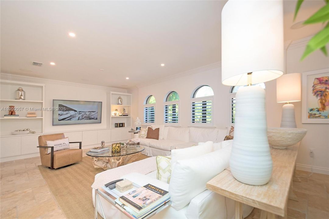 For Sale: $1,795,000 (4 beds, 4 baths, 3372 Square Feet)