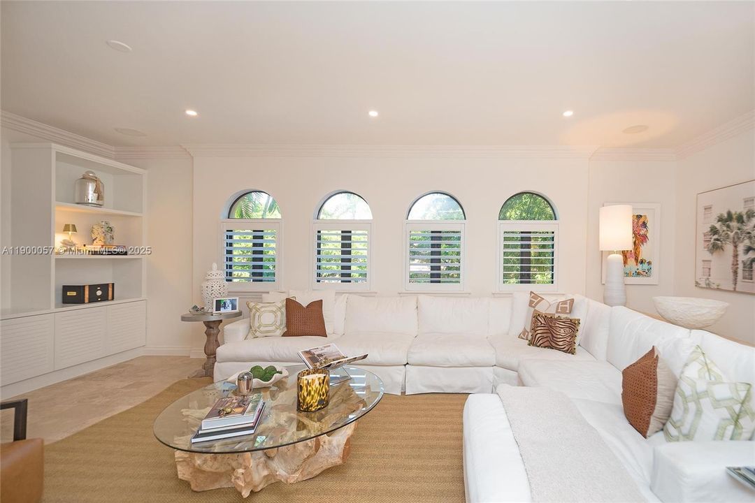 For Sale: $1,795,000 (4 beds, 4 baths, 3372 Square Feet)