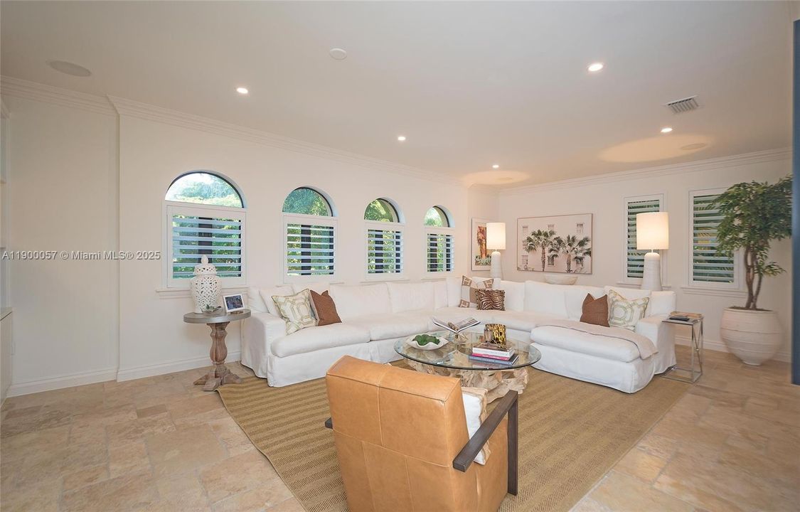 For Sale: $1,795,000 (4 beds, 4 baths, 3372 Square Feet)