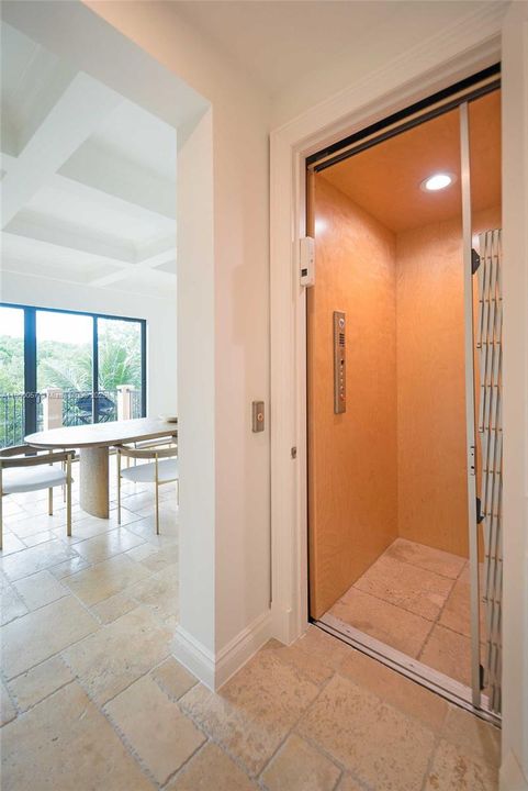 For Sale: $1,795,000 (4 beds, 4 baths, 3372 Square Feet)