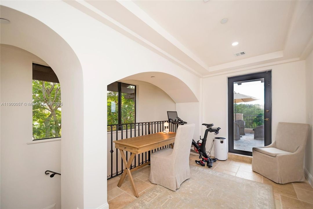 For Sale: $1,795,000 (4 beds, 4 baths, 3372 Square Feet)