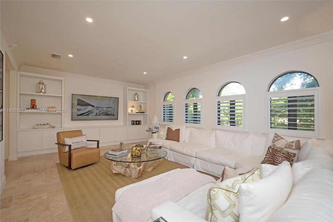 For Sale: $1,795,000 (4 beds, 4 baths, 3372 Square Feet)