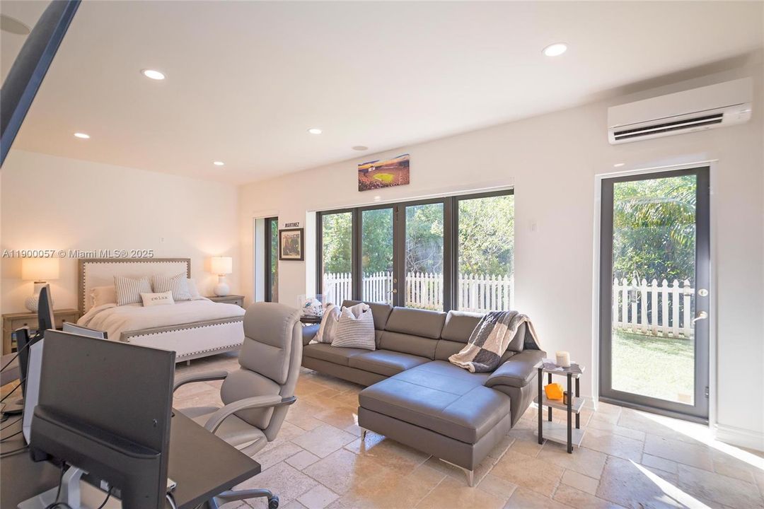 For Sale: $1,795,000 (4 beds, 4 baths, 3372 Square Feet)