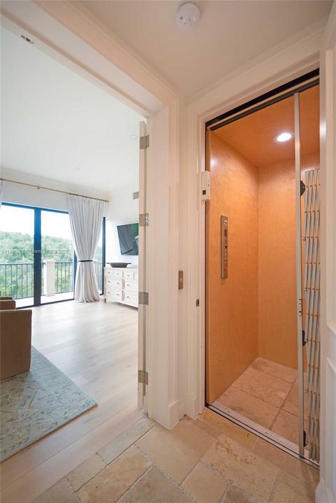 For Sale: $1,795,000 (4 beds, 4 baths, 3372 Square Feet)