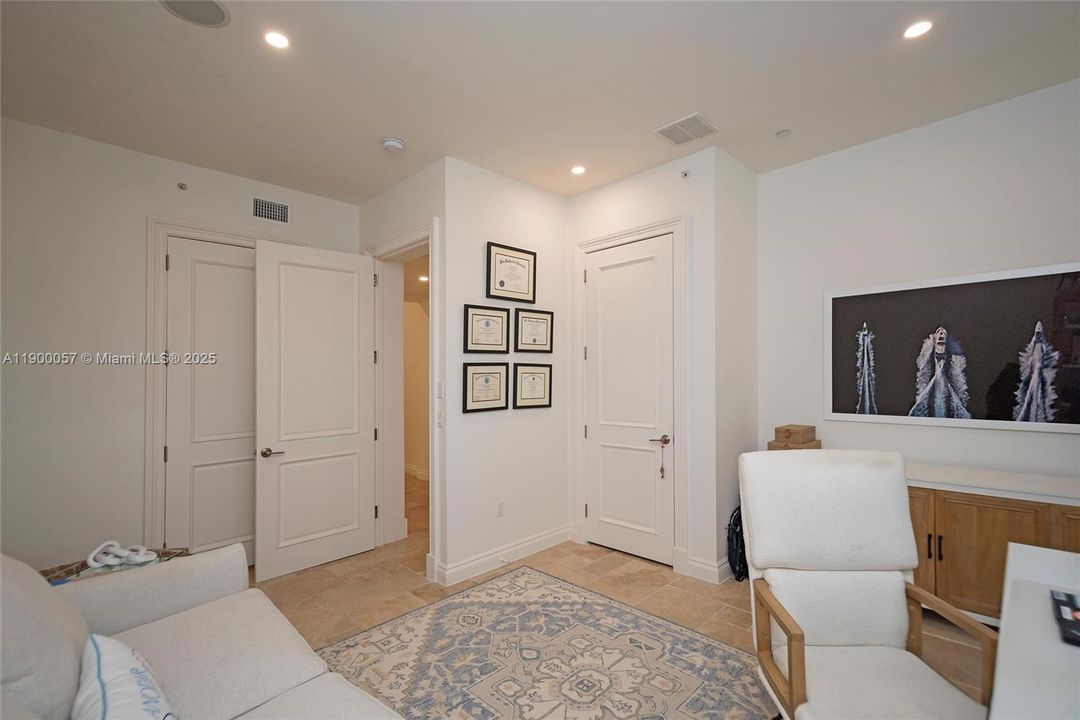 For Sale: $1,795,000 (4 beds, 4 baths, 3372 Square Feet)