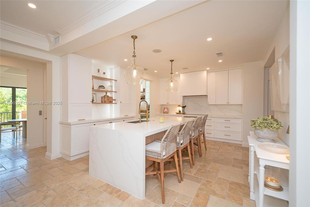 For Sale: $1,795,000 (4 beds, 4 baths, 3372 Square Feet)