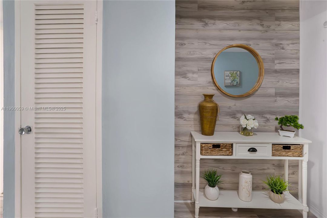 待售: $375,000 (0 贝兹, 1 浴室, 530 平方英尺)