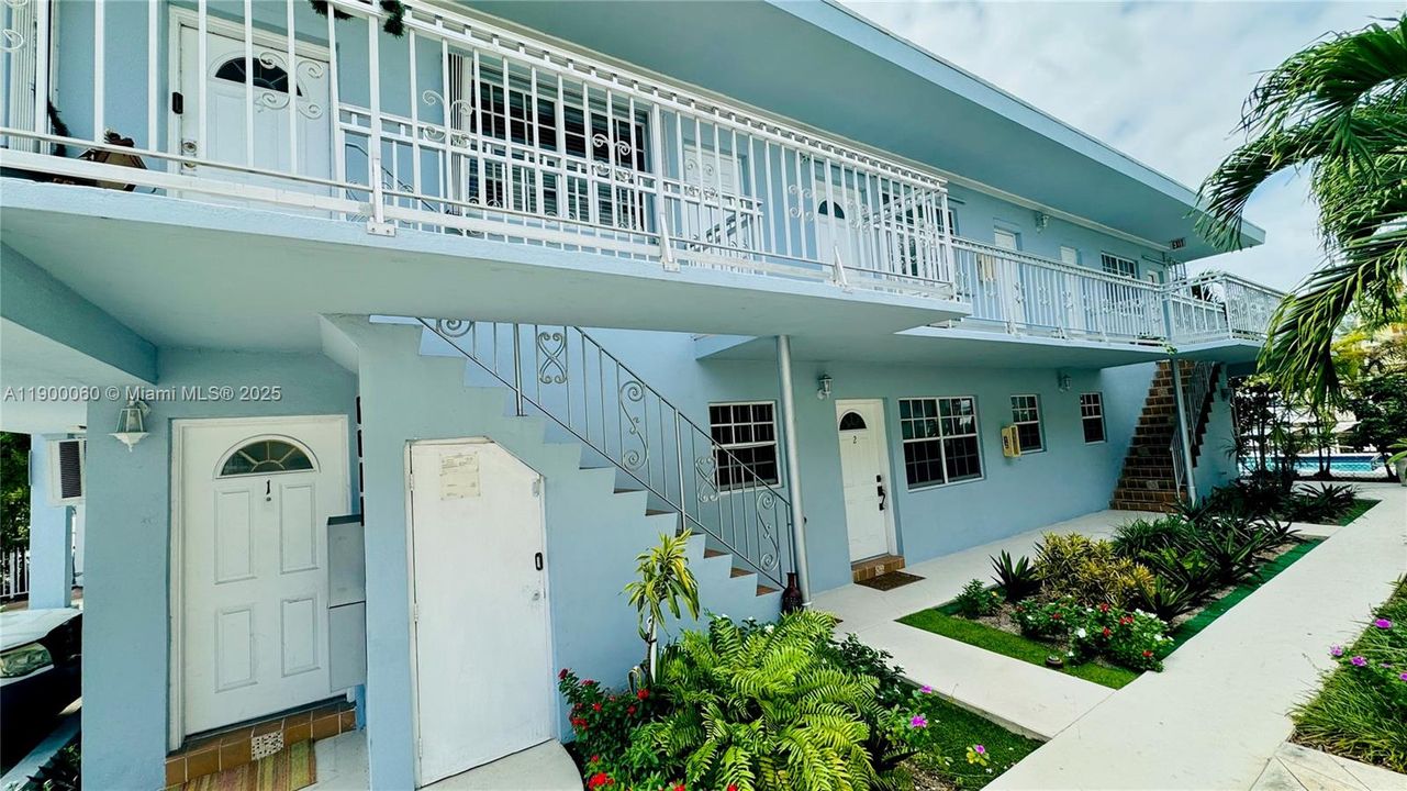 For Rent: $1,899 (1 beds, 1 baths, 646 Square Feet)