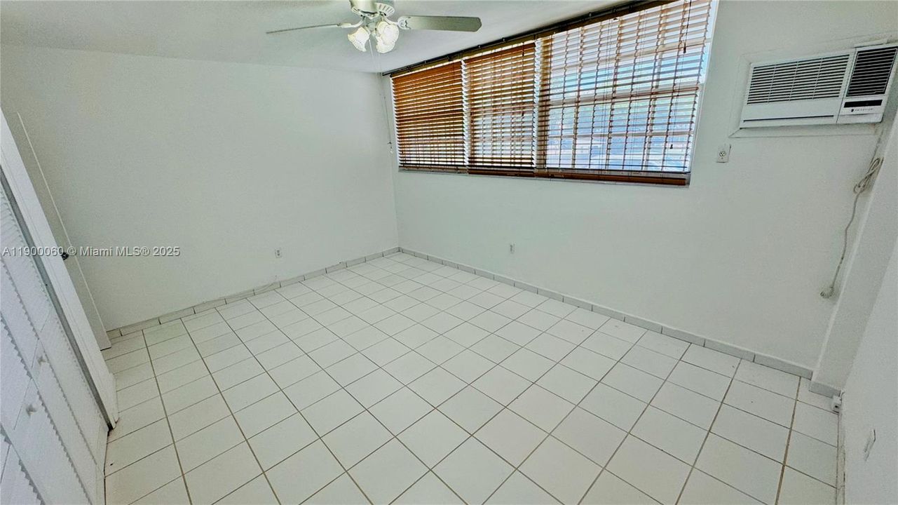 For Rent: $1,899 (1 beds, 1 baths, 646 Square Feet)