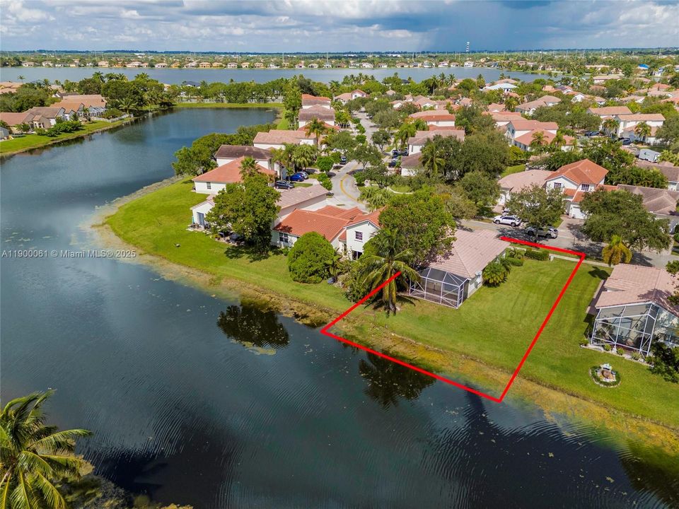 На продажу: $513,995 (3 спален, 2 ванн, 1324 Квадратных фут)