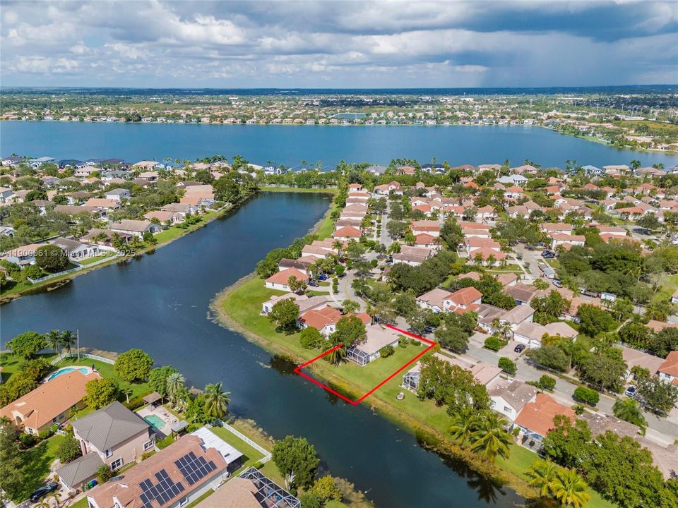 На продажу: $513,995 (3 спален, 2 ванн, 1324 Квадратных фут)