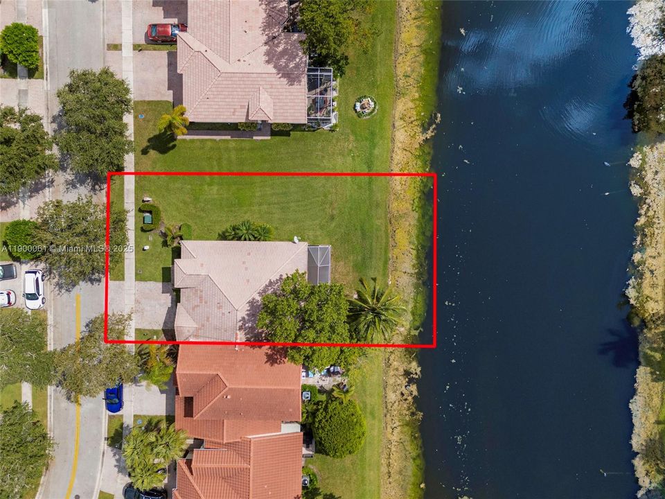 На продажу: $513,995 (3 спален, 2 ванн, 1324 Квадратных фут)