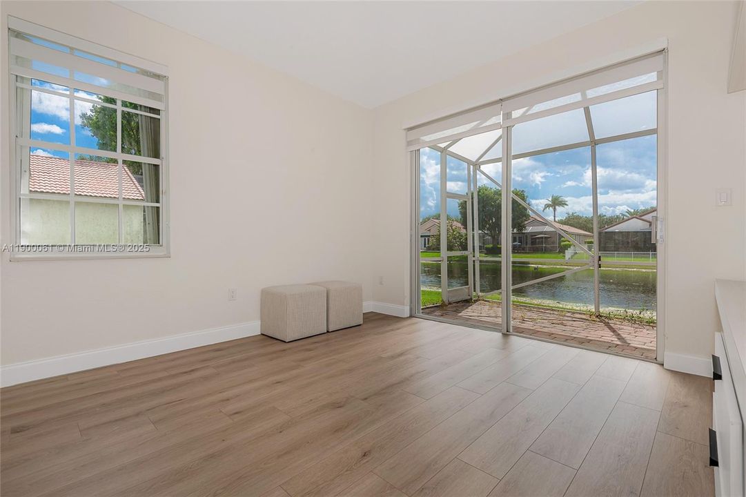 На продажу: $513,995 (3 спален, 2 ванн, 1324 Квадратных фут)