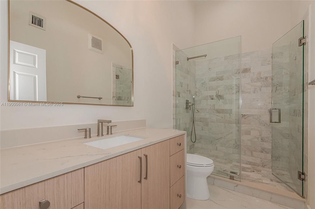 На продажу: $513,995 (3 спален, 2 ванн, 1324 Квадратных фут)