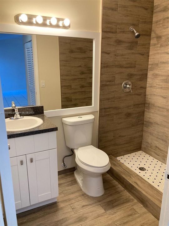 В аренду: $2,100 (2 спален, 2 ванн, 951 Квадратных фут)