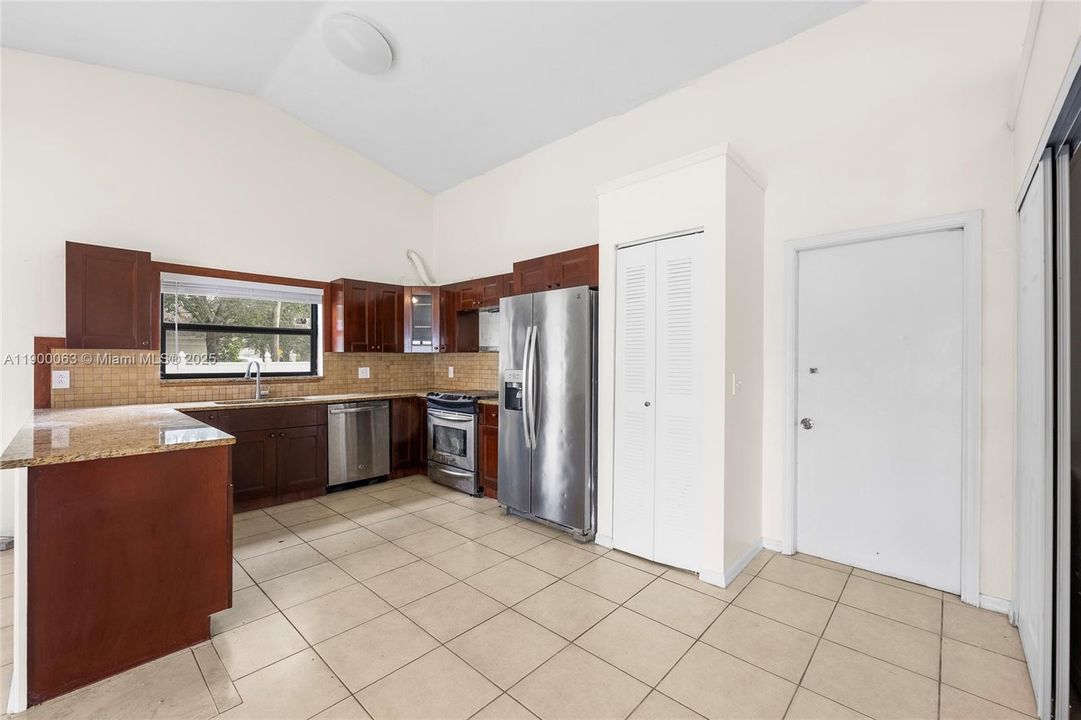 Active With Contract: $580,000 (4 beds, 2 baths, 2197 Square Feet)
