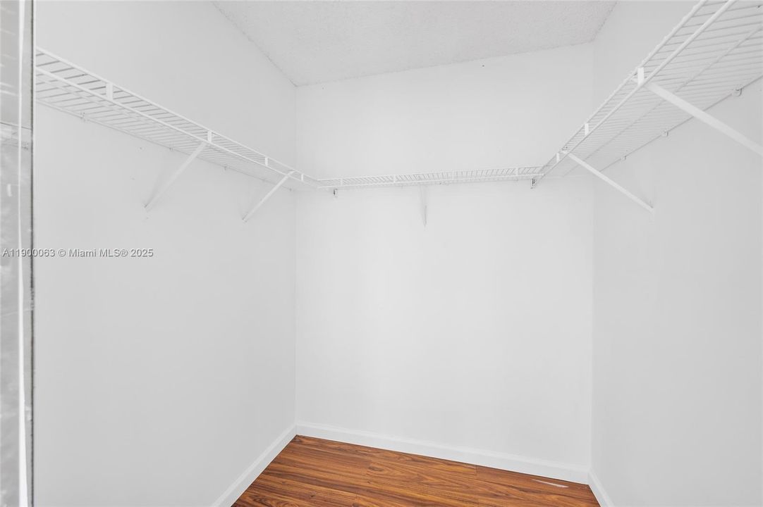 Active With Contract: $580,000 (4 beds, 2 baths, 2197 Square Feet)