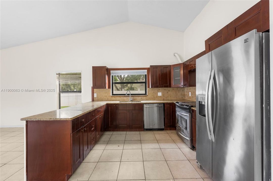 Active With Contract: $580,000 (4 beds, 2 baths, 2197 Square Feet)