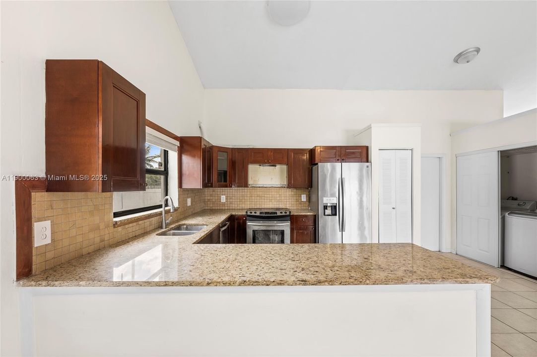 Active With Contract: $580,000 (4 beds, 2 baths, 2197 Square Feet)