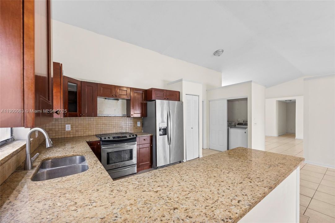 Active With Contract: $580,000 (4 beds, 2 baths, 2197 Square Feet)