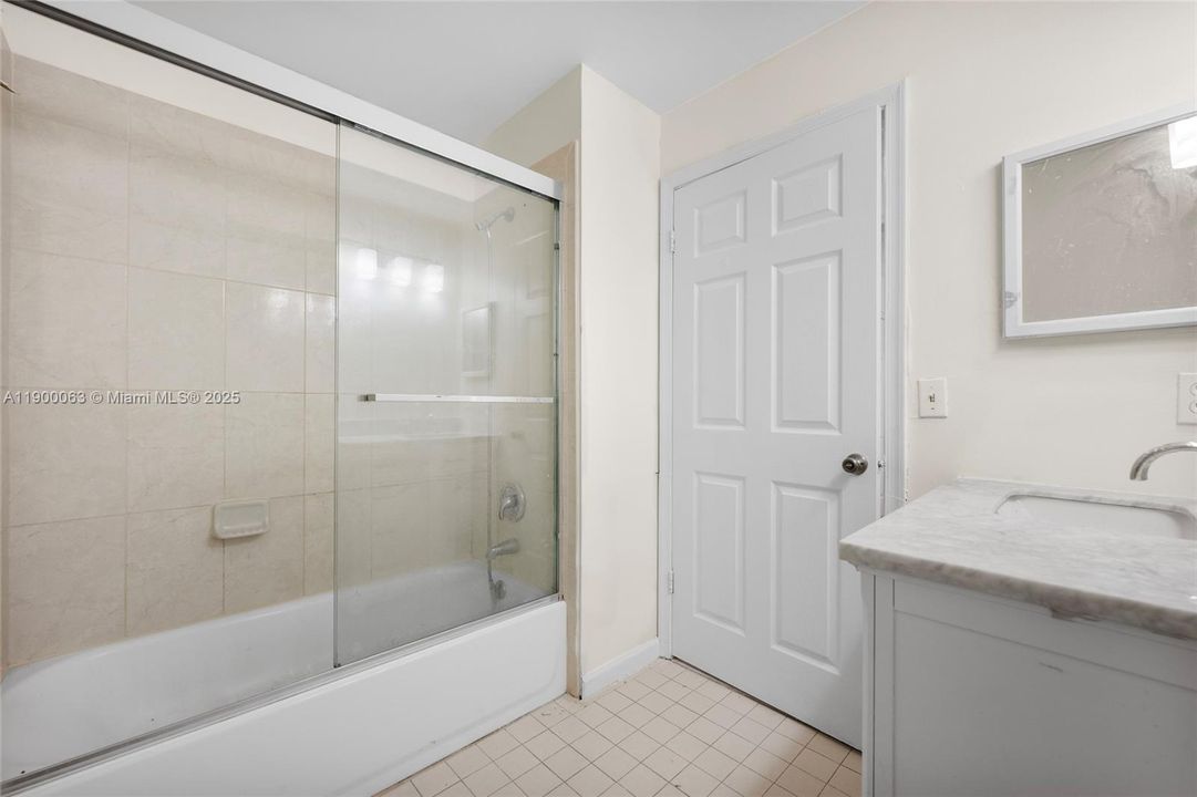 Active With Contract: $580,000 (4 beds, 2 baths, 2197 Square Feet)